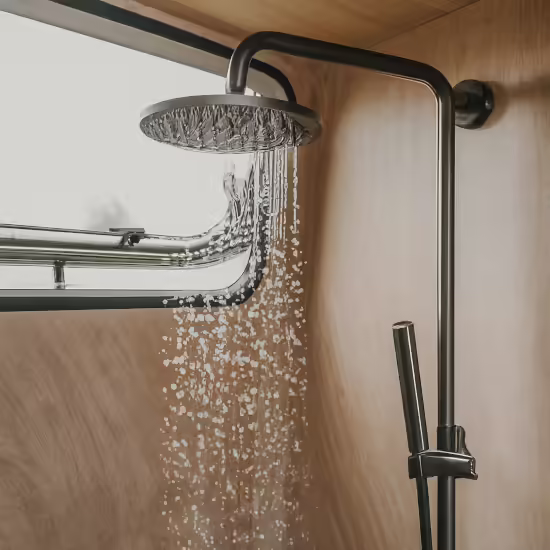Integrierte Dusche im Camper Integrierte Dusche im Camper